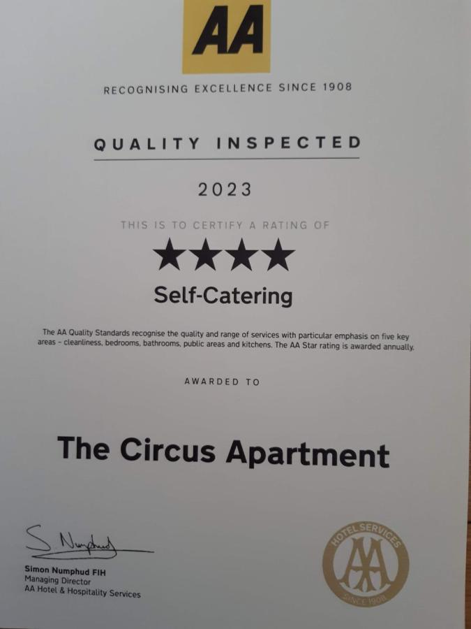 The Circus Apartment Bath Luaran gambar